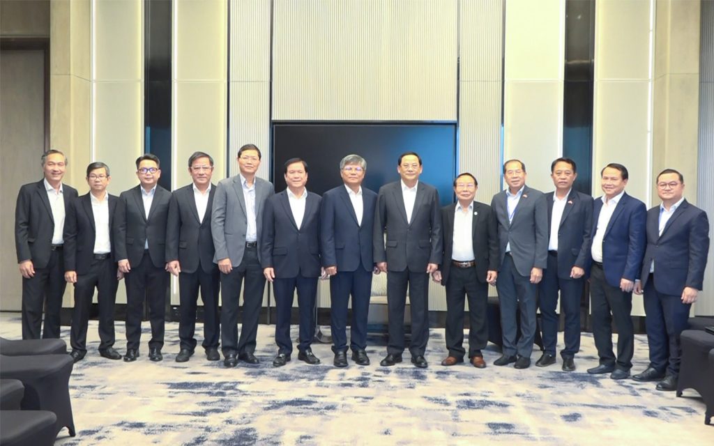 VRG Diện kiến Thủ tướng Lào