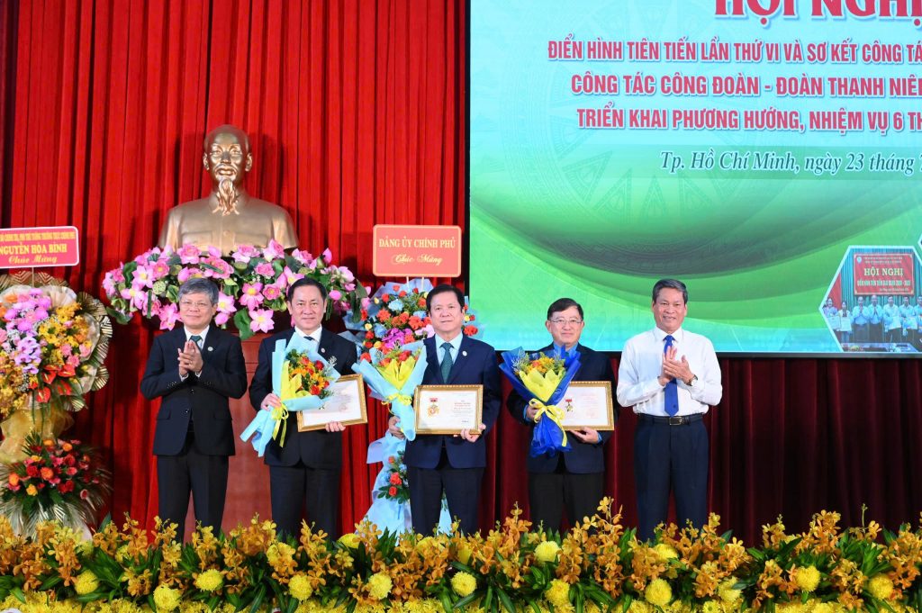VRG lan tỏa phong trào thi đua yêu nước bằng hành động thiết thực