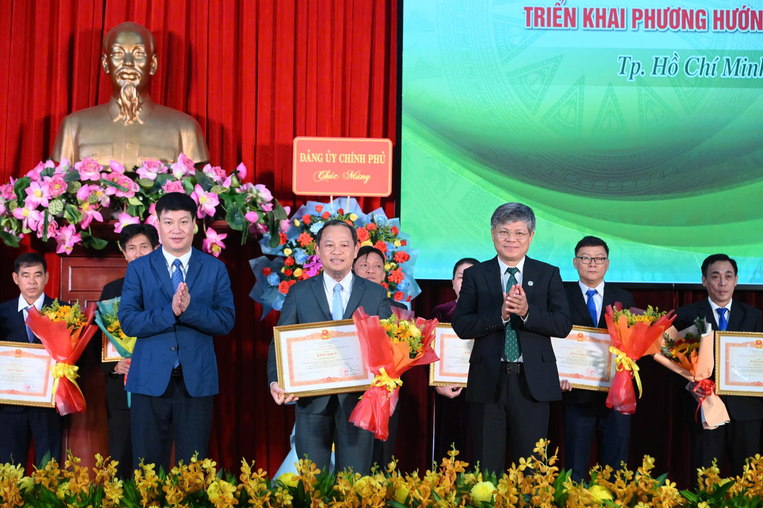 HỘI NGHỊ ĐIỂN HÌNH TIÊN TIẾN LẦN THỨ VI VÀ SƠ KẾT 6 THÁNG ĐẦU NĂM 2025