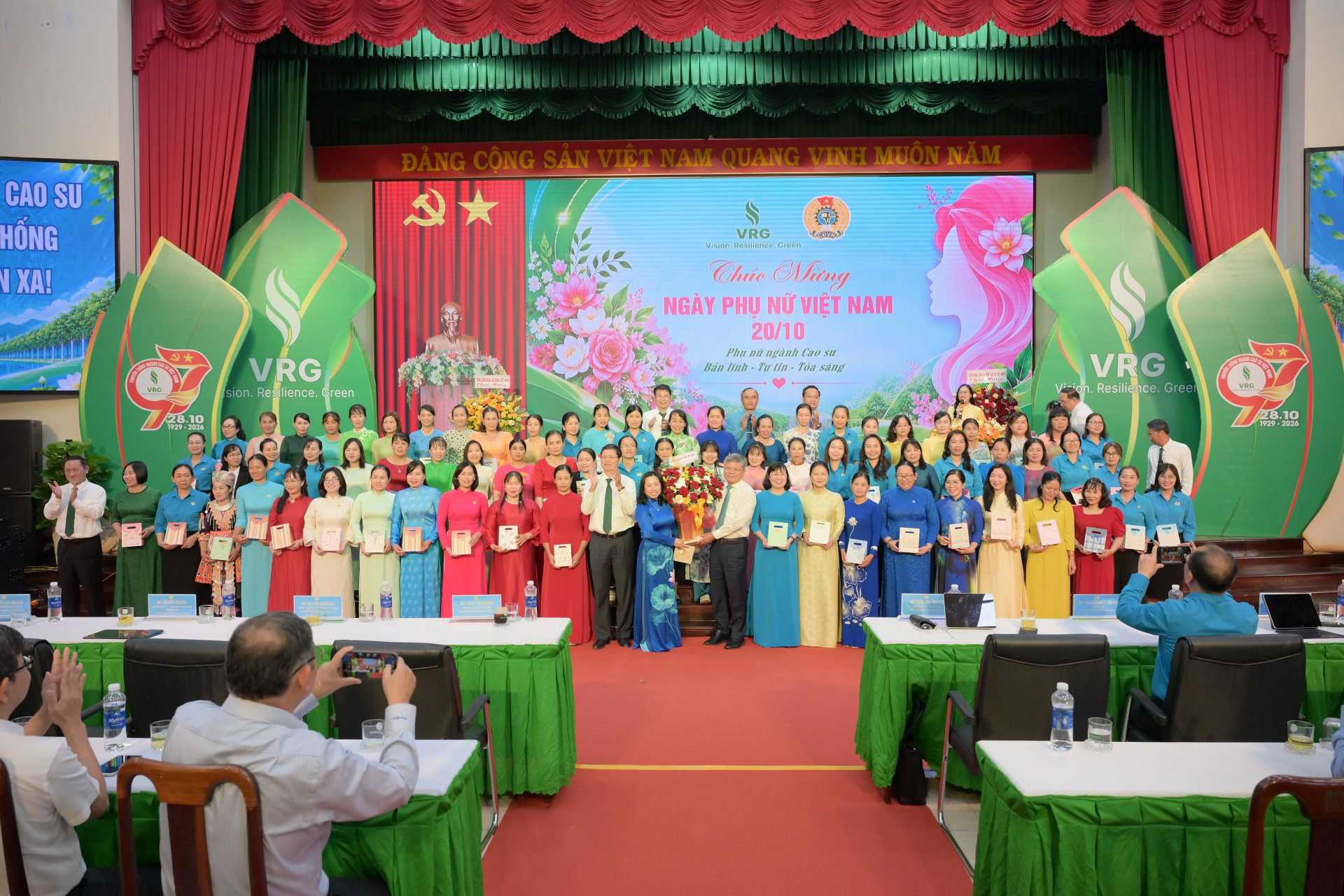 Tôn vinh “Công nhân Ngành Cao su ưu tú”, lan tỏa tinh thần đổi mới sáng tạo